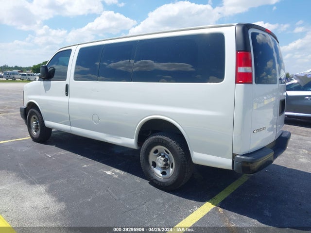 Chevrolet Express 2500 Work Van 2017 1GCWGAFF7H1308179 Image 3