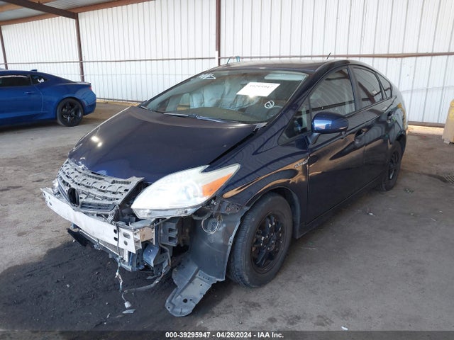 Toyota Prius Two 2014 JTDKN3DUXE1742447 Image 2