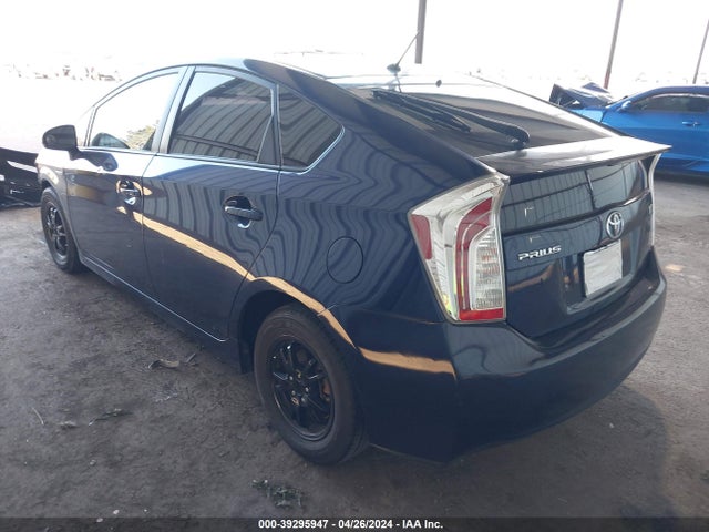 Toyota Prius Two 2014 JTDKN3DUXE1742447 Image 3