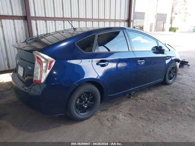 Toyota Prius Two 2014 JTDKN3DUXE1742447 Image 4
