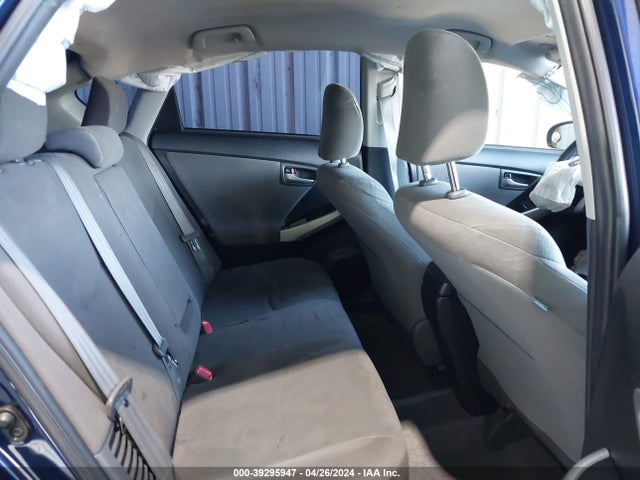 Toyota Prius Two 2014 JTDKN3DUXE1742447 Image 8