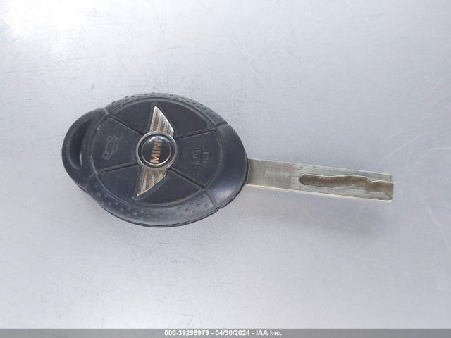 2007 MINI COOPER S WMWRH33537TJ44379 Photo 10