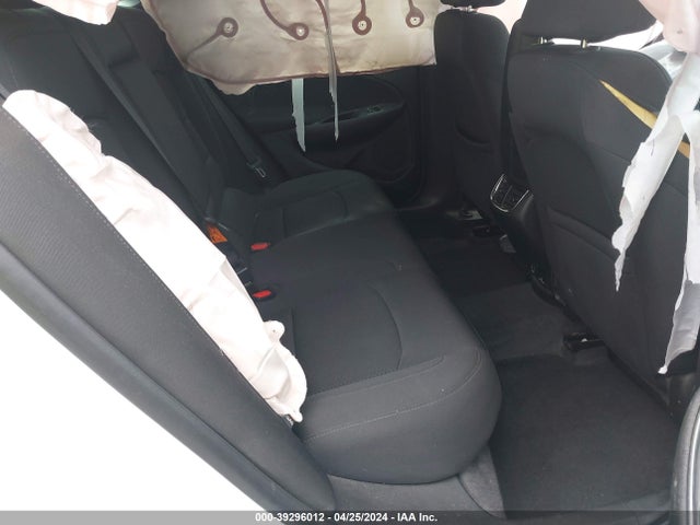 Chevrolet MALIBU LT 2018 1G1ZD5ST4JF208955 Image 5