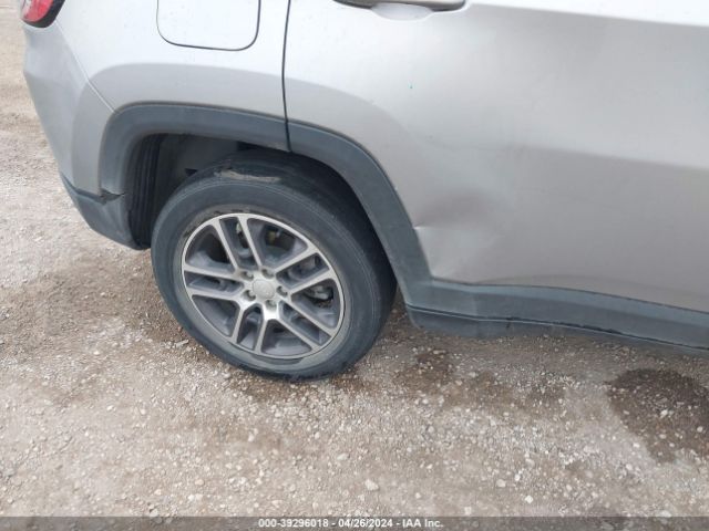 3C4NJCBB8JT494664 Jeep Compass Sun And Wheel Fwd