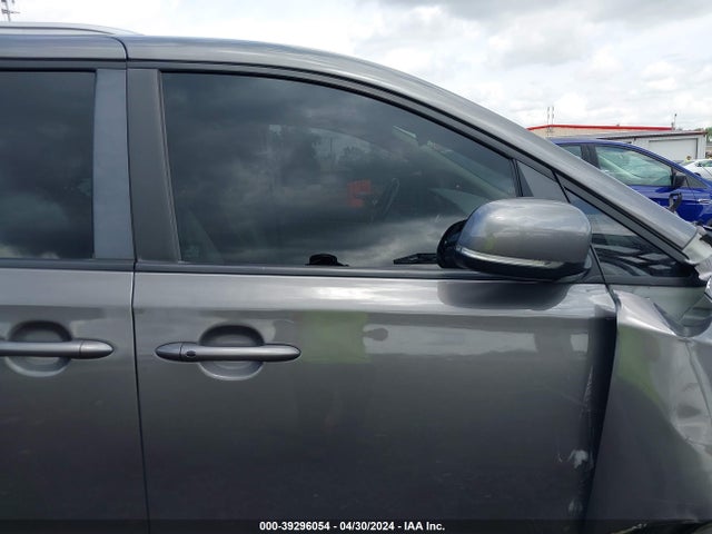 KIA SEDONA LX 2017 KNDMB5C10H6327052 Image 13