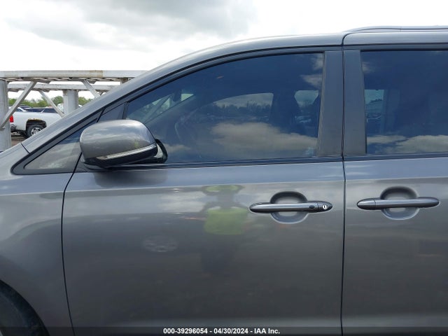 KIA SEDONA LX 2017 KNDMB5C10H6327052 Image 14