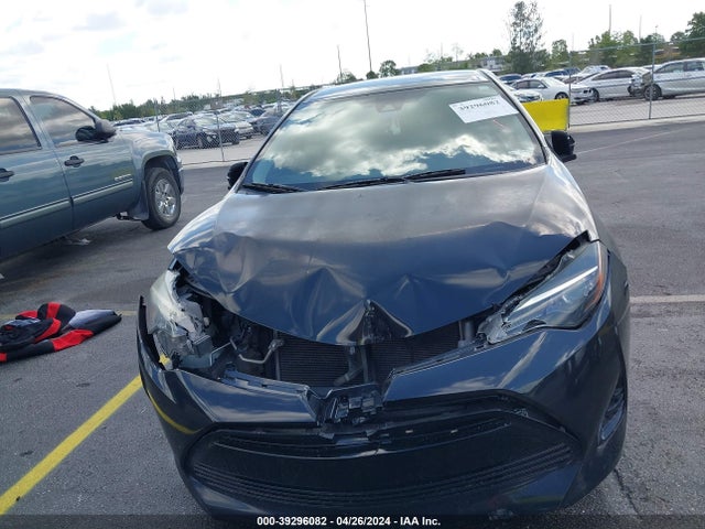 Toyota COROLLA LE 2018 5YFBURHE8JP755955 Image 12