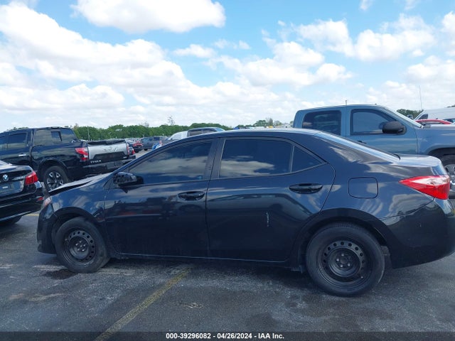 Toyota COROLLA LE 2018 5YFBURHE8JP755955 Image 14