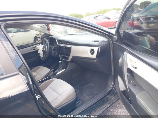 Toyota COROLLA LE 2018 5YFBURHE8JP755955 Image 5
