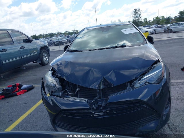 Toyota COROLLA LE 2018 5YFBURHE8JP755955 Image 6