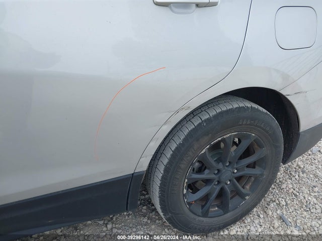 Chevrolet EQUINOX LS 2018 2GNAXREV0J6112435 Image 18