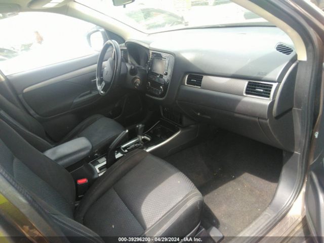 JA4AD2A31HZ038917 Mitsubishi Outlander Es