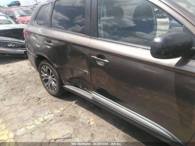 JA4AD2A31HZ038917 Mitsubishi Outlander Es