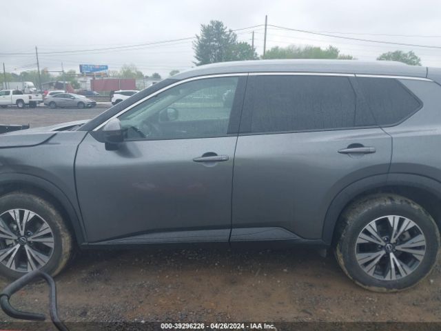 5N1BT3BB3NC670031 Nissan Rogue Sv Intelligent Awd