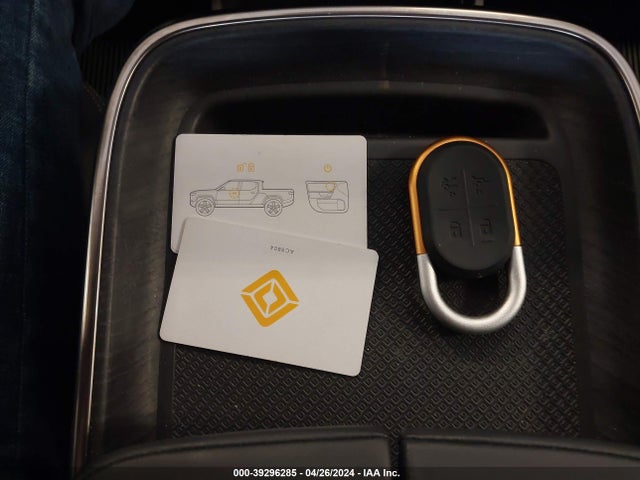 Rivian R1t Launch Edition 2022 7FCTGAAL4NN001678 Image 11