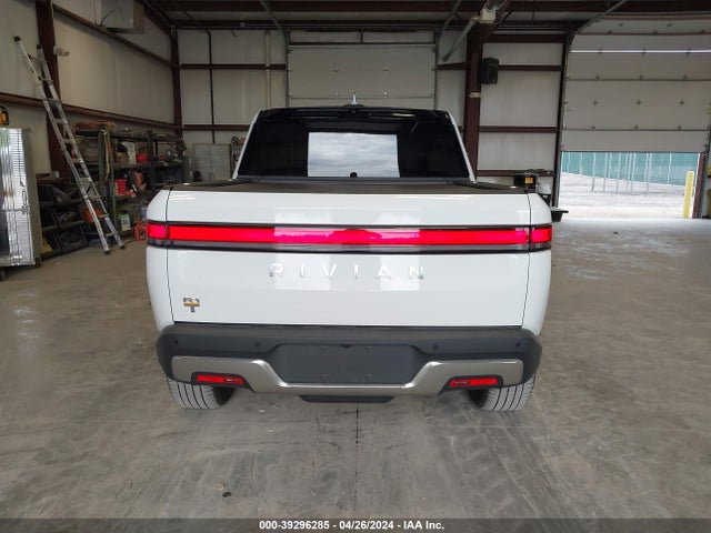 Rivian R1t Launch Edition 2022 7FCTGAAL4NN001678 Image 16