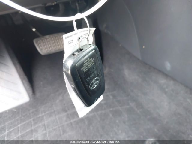 JTMC1RFV8KD504180 Toyota Rav4 Xle Premium
