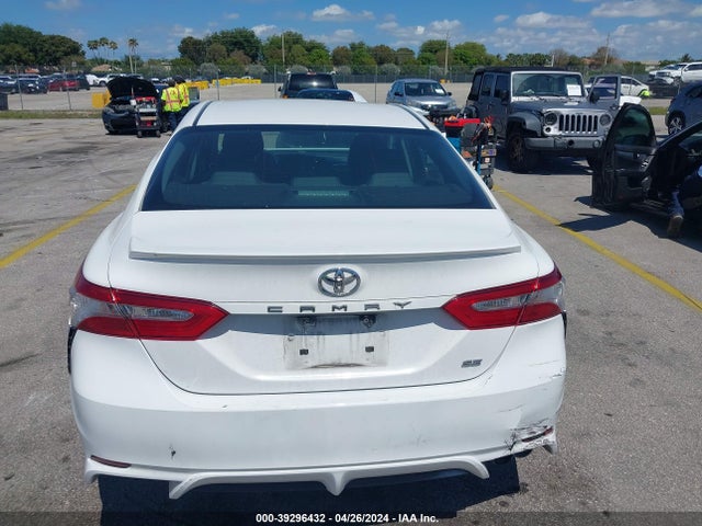 Toyota CAMRY SE 2018 4T1B11HK5JU574049 Image 16