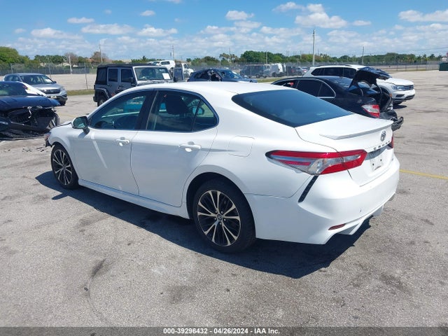 Toyota CAMRY SE 2018 4T1B11HK5JU574049 Image 3