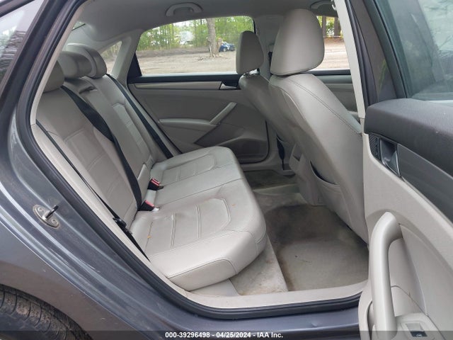 Volkswagen Passat 1.8t Wolfsburg Edition 2014 1VWAT7A35EC115919 Image 8