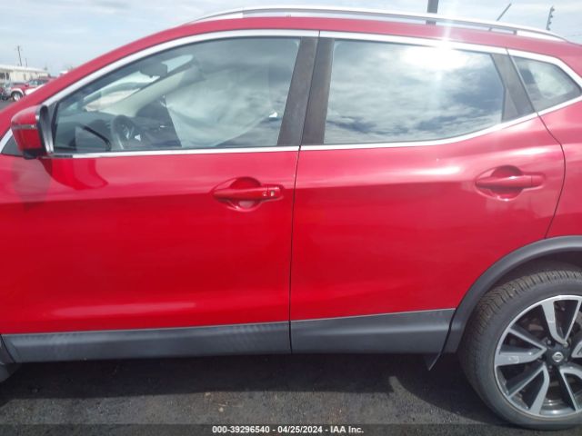 JN1BJ1CP6JW182924 Nissan Rogue Sport Sl