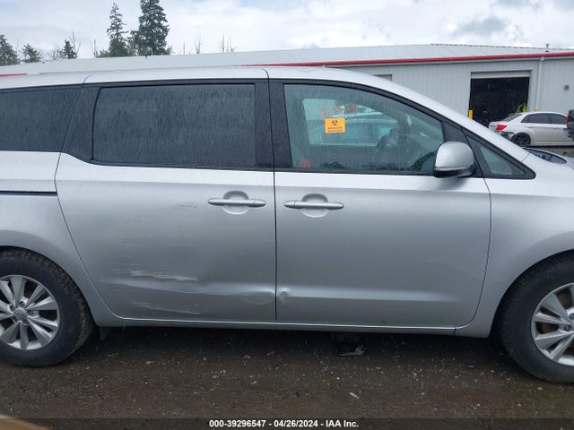 KIA SEDONA LX 2017 KNDMB5C14H6243445 Image 13