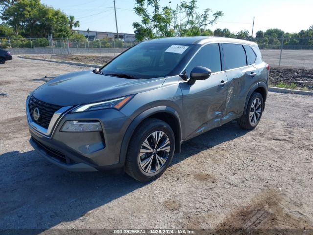5N1AT3BA8MC683052 Nissan Rogue Sv Fwd