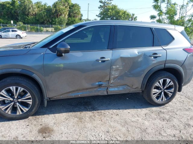 5N1AT3BA8MC683052 Nissan Rogue Sv Fwd