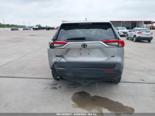 Toyota RAV4 LE 2022 2T3H1RFV3NC174141 Image 16
