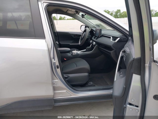 Toyota RAV4 LE 2022 2T3H1RFV3NC174141 Image 5