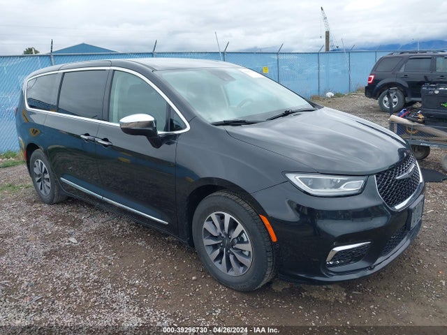 Chrysler Pacifica Hybrid Limited 2022 2C4RC1S72NR130552 Image 1