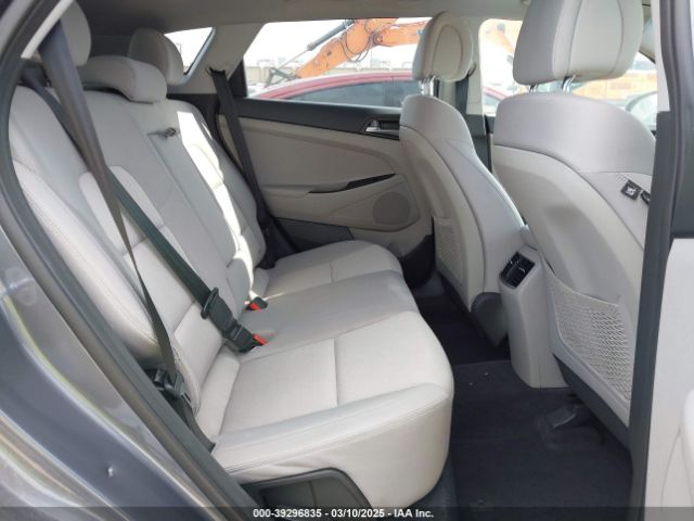 KM8J33A25JU670162 Hyundai Tucson Value