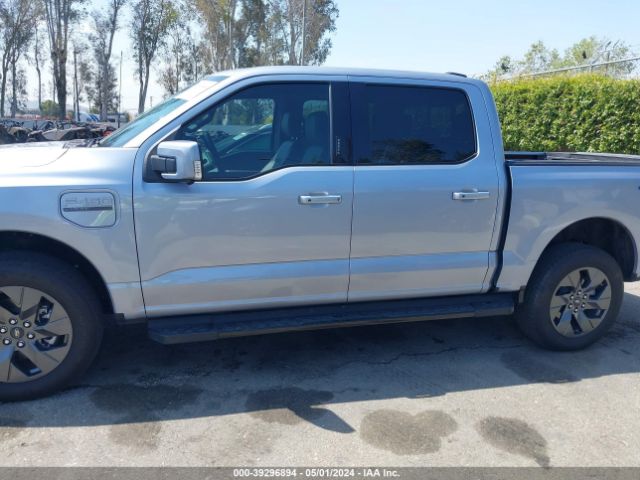 1FT6W1EV2NWG09694 Ford F-150 Lightning Lariat