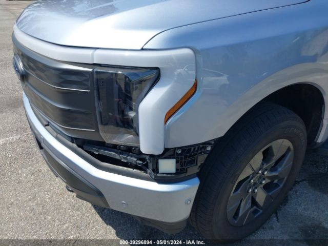 1FT6W1EV2NWG09694 Ford F-150 Lightning Lariat