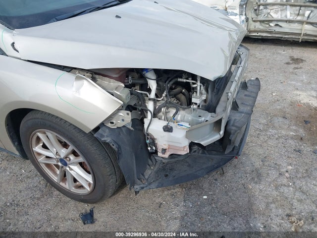 Ford FOCUS SE 2018 1FADP3K24JL265037 Image 12