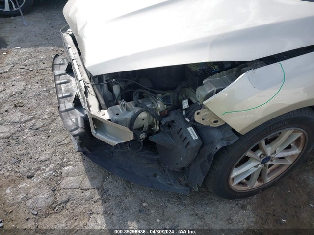 Ford FOCUS SE 2018 1FADP3K24JL265037 Image 13