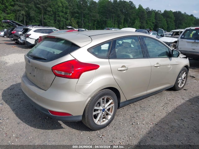 Ford FOCUS SE 2018 1FADP3K24JL265037 Image 4