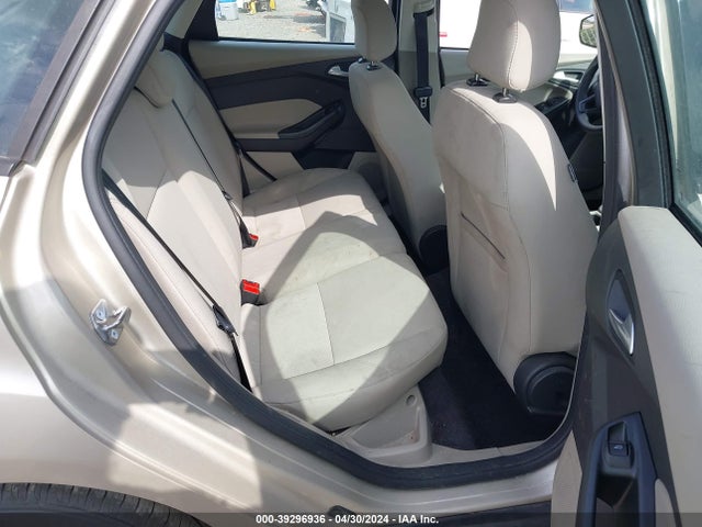Ford FOCUS SE 2018 1FADP3K24JL265037 Image 8