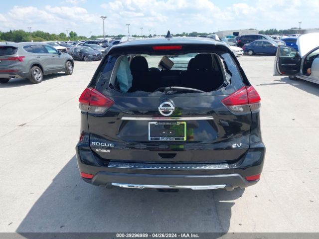 5N1AT2MT1JC812009 Nissan ROGUE SV