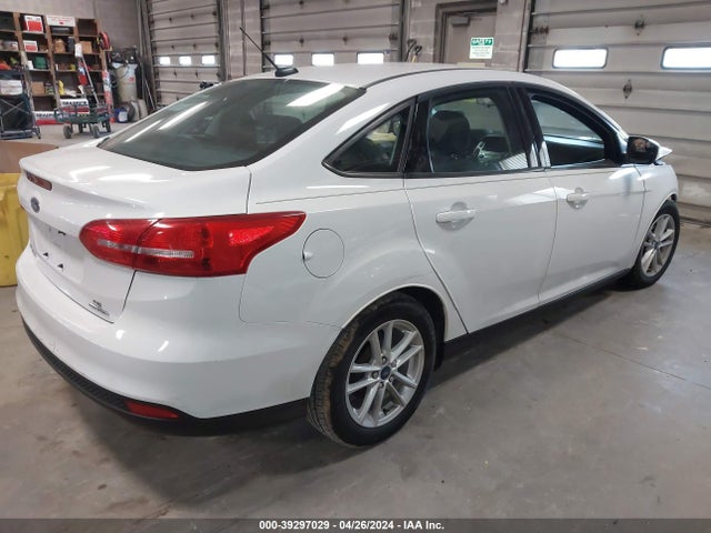 Ford FOCUS SE 2016 1FADP3F21GL274409 Image 4