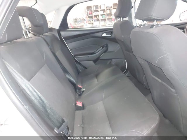 Ford FOCUS SE 2016 1FADP3F21GL274409 Image 8