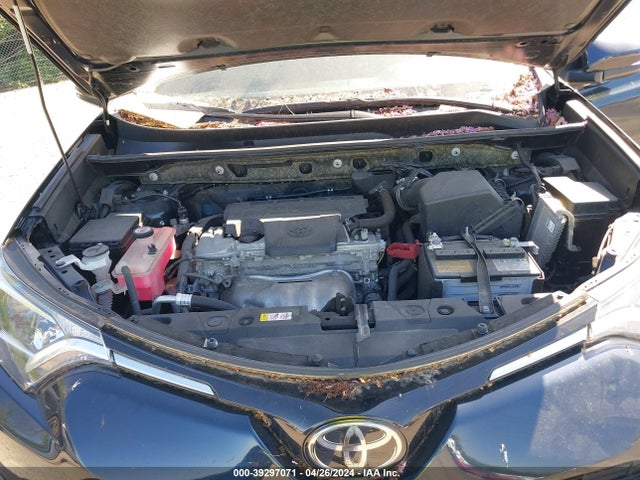 Toyota Rav4 Xle 2018 JTMRFREV7JJ243668 Image 10