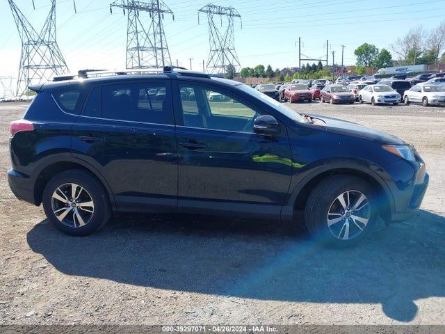 Toyota Rav4 Xle 2018 JTMRFREV7JJ243668 Image 14