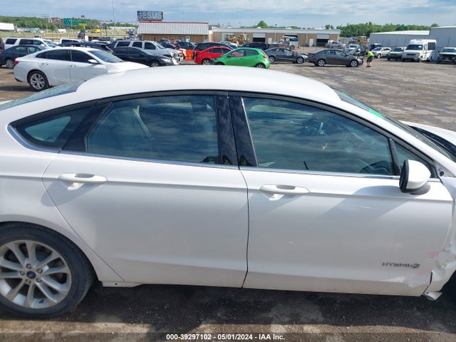 Ford Fusion Hybrid Se 2019 3FA6P0LU7KR131200 Image 13