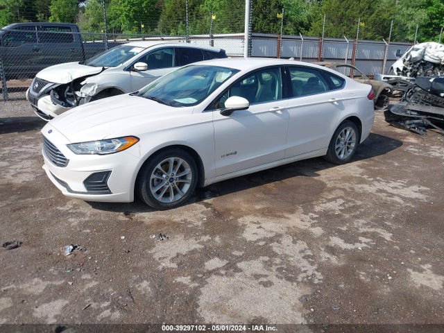 Ford Fusion Hybrid Se 2019 3FA6P0LU7KR131200 Image 2