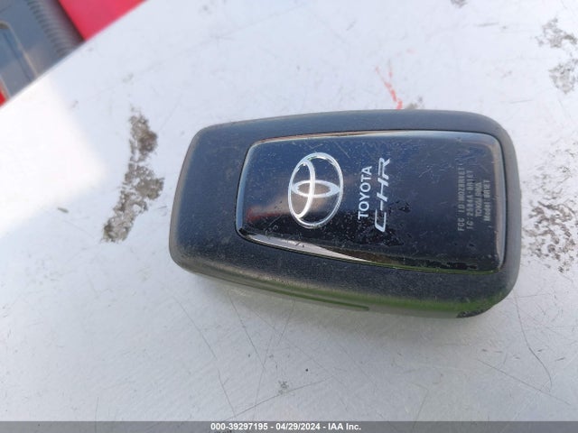 Toyota C-HR XLE 2019 NMTKHMBX9KR073904 Image 11