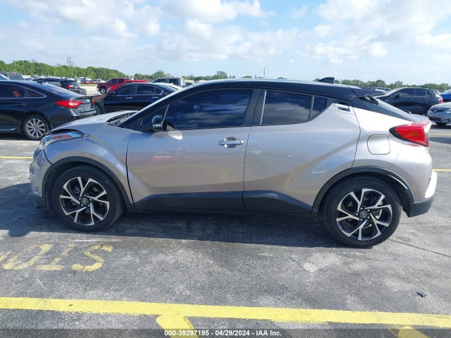 Toyota C-HR XLE 2019 NMTKHMBX9KR073904 Image 14
