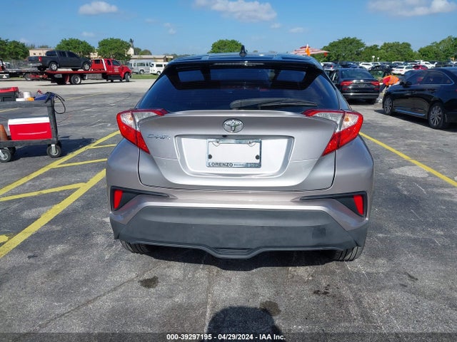 Toyota C-HR XLE 2019 NMTKHMBX9KR073904 Image 16