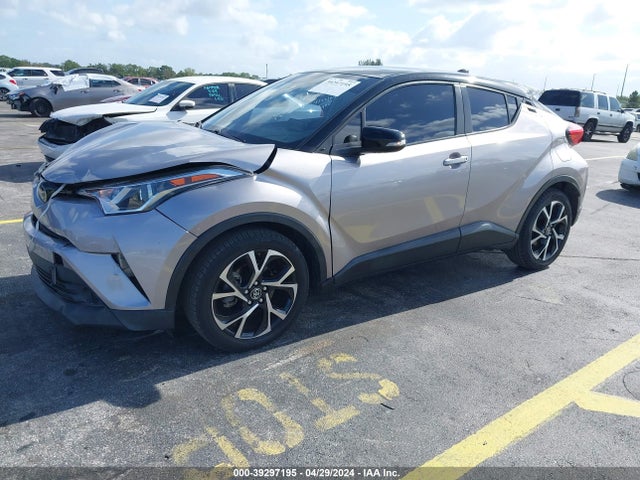 Toyota C-HR XLE 2019 NMTKHMBX9KR073904 Image 2