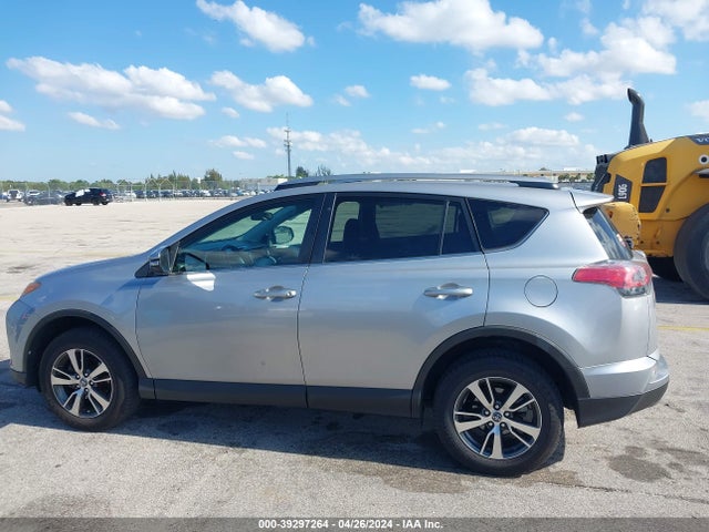 Toyota Rav4 Xle 2017 2T3WFREV5HW387377 Image 14